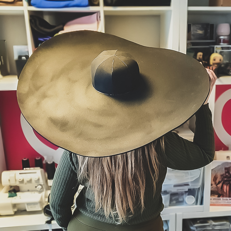 https://www.joycedesign.nl/wp-content/uploads/2021/02/Big-brim-hat-4.jpg